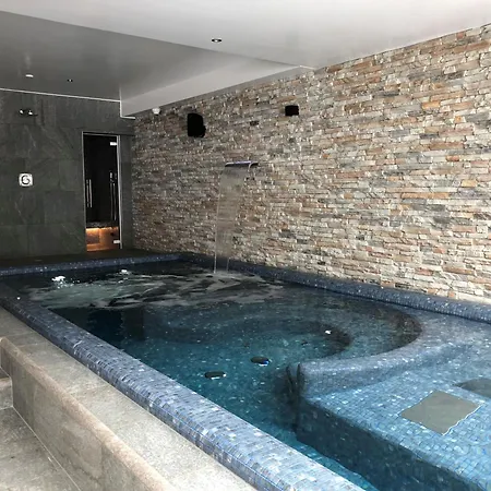 Mountain Lodge, Hotel