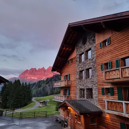 Mountain Lodge,